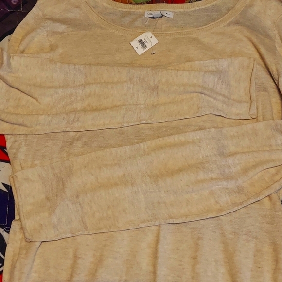 Beautiful new with tag gap sweater - Picture 1 of 3